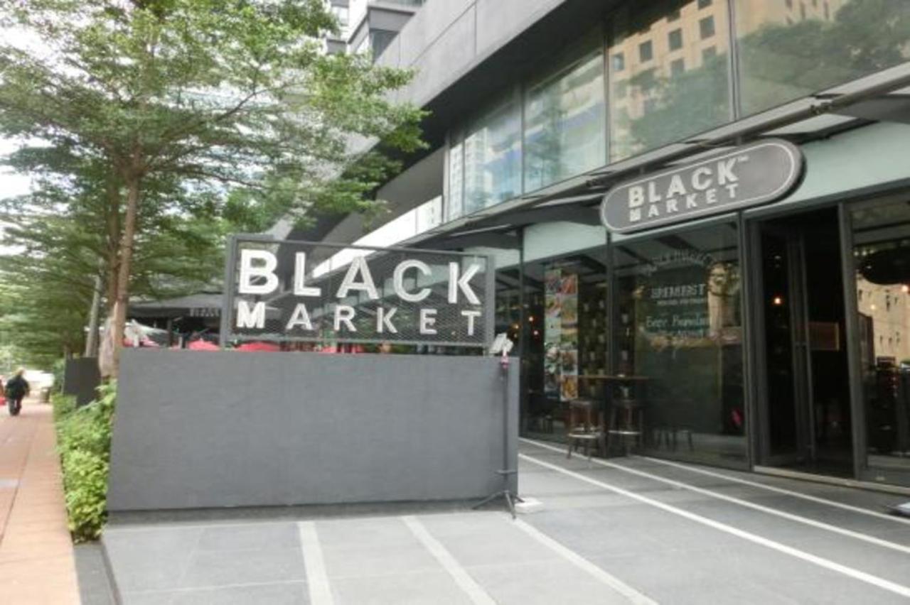 E&O Residences Kuala Lumpur Eksteriør billede Black Market